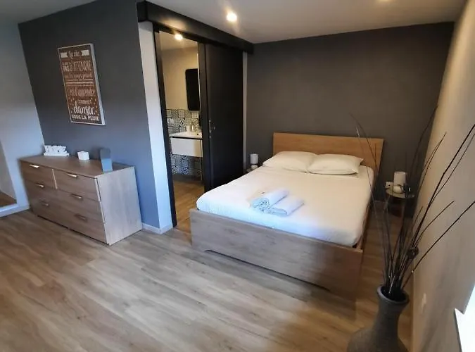 Chez Thomas Et John Frühstückspension 4*