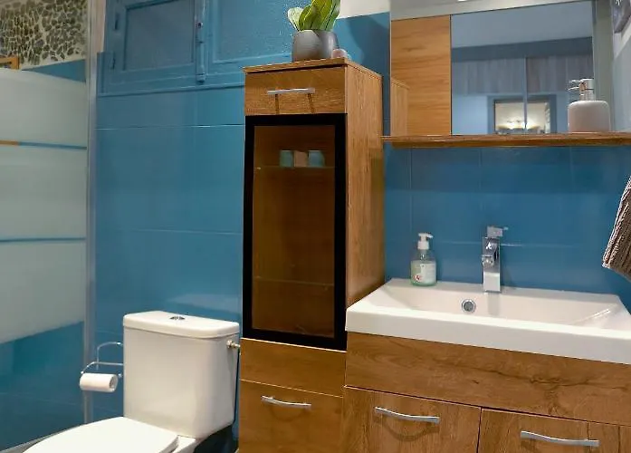 Chez Thomas Et John Bed & Breakfast 4*